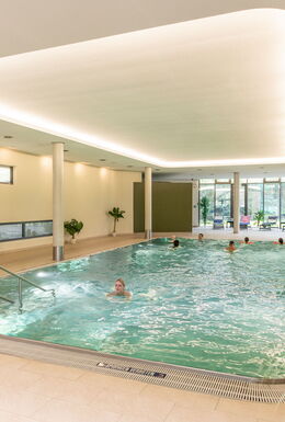 Schwimmbecken im Kurhaus Vital-Brunnen in Bad Liebenstein
